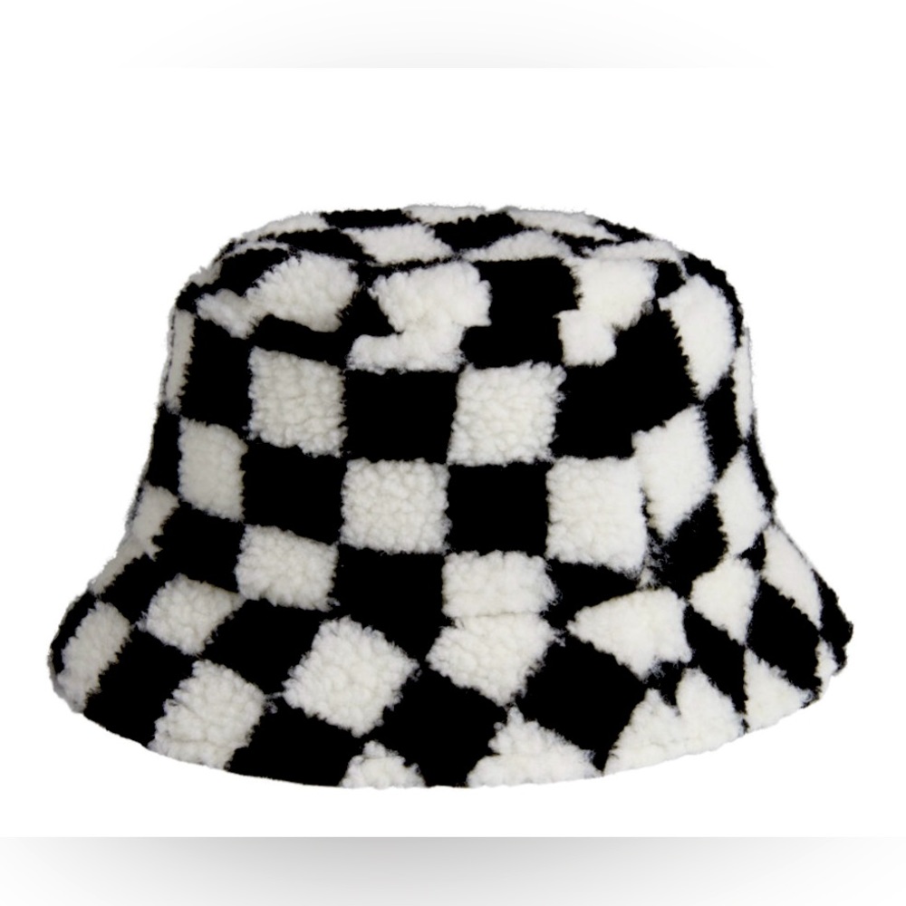 Women’s checkered bucket hat